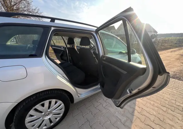 VOLKSWAGEN Golf 1.6 Sportline