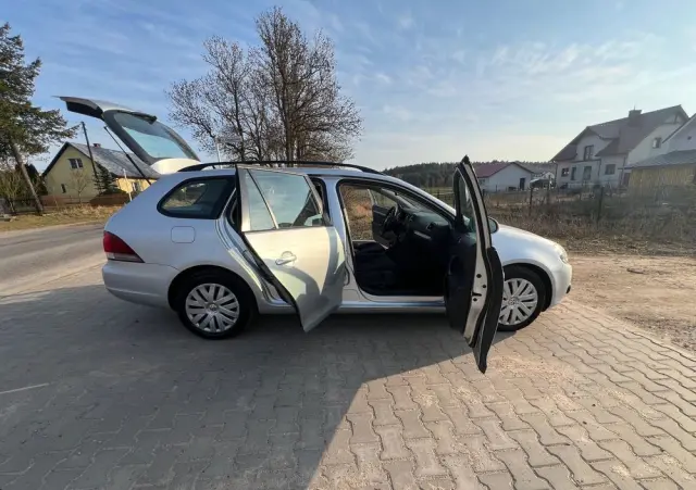 VOLKSWAGEN Golf 1.6 Sportline