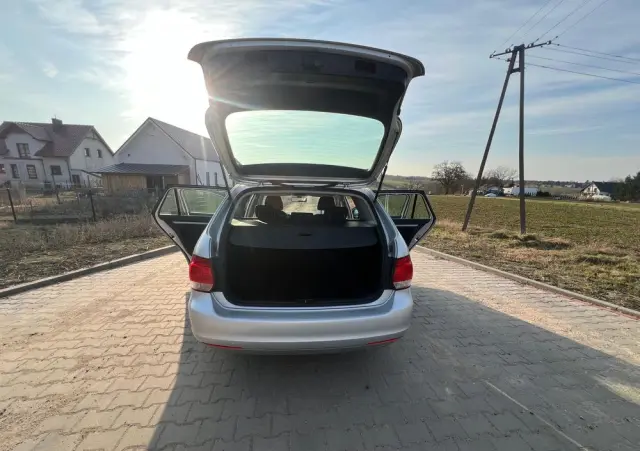 VOLKSWAGEN Golf 1.6 Sportline