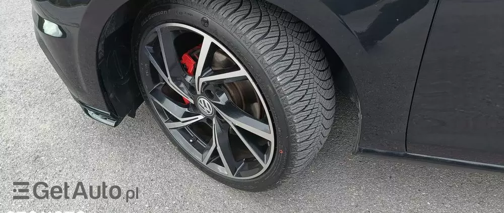 VOLKSWAGEN Golf 1.5 eTSI OPF DSG R-Line