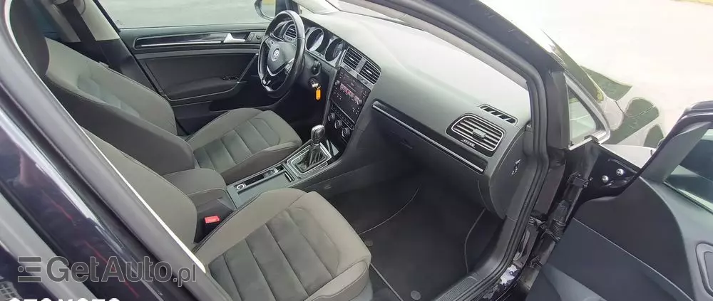 VOLKSWAGEN Golf 1.5 eTSI OPF DSG R-Line