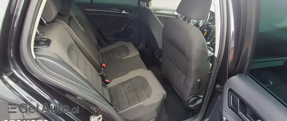 VOLKSWAGEN Golf 1.5 eTSI OPF DSG R-Line