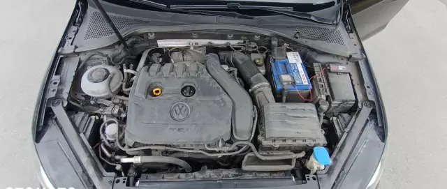 VOLKSWAGEN Golf 1.5 eTSI OPF DSG R-Line