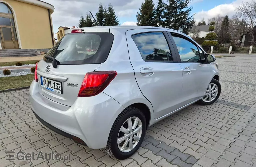 TOYOTA Yaris 