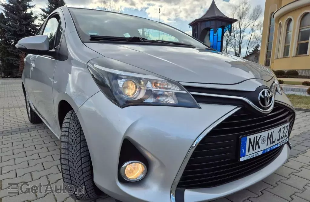TOYOTA Yaris 