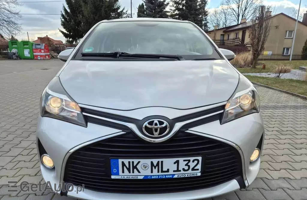 TOYOTA Yaris 