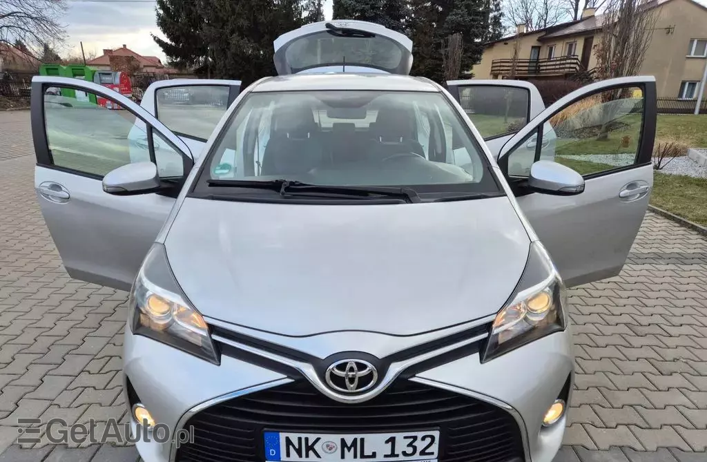 TOYOTA Yaris 