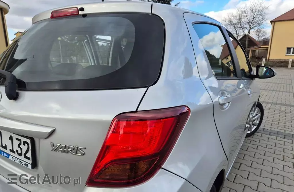 TOYOTA Yaris 