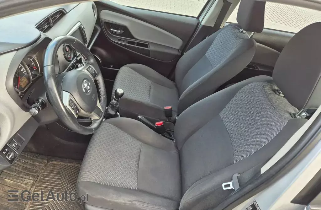 TOYOTA Yaris 