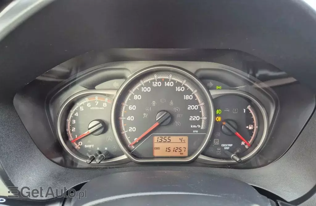 TOYOTA Yaris 