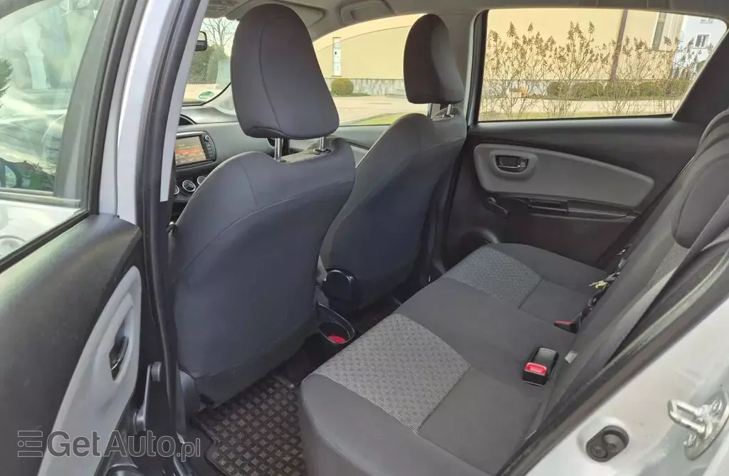 TOYOTA Yaris 