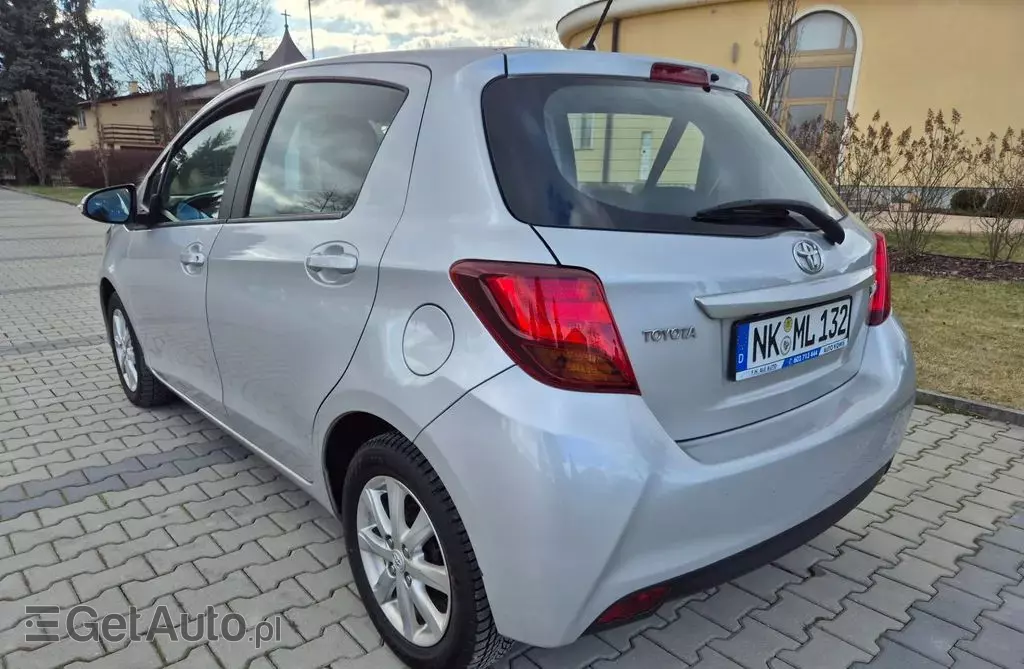 TOYOTA Yaris 