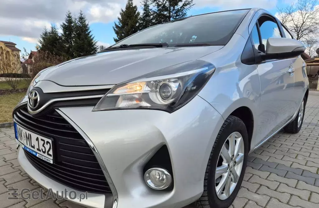 TOYOTA Yaris 