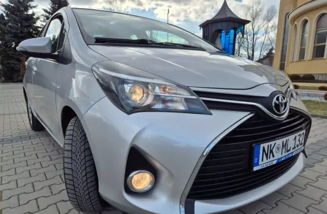 TOYOTA Yaris 
