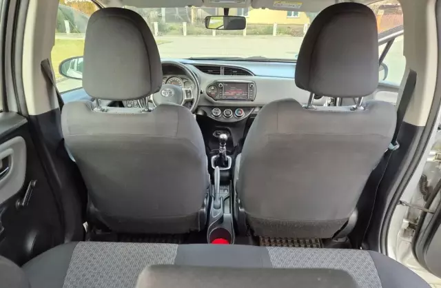 TOYOTA Yaris 
