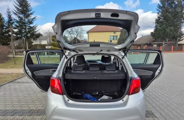 TOYOTA Yaris 