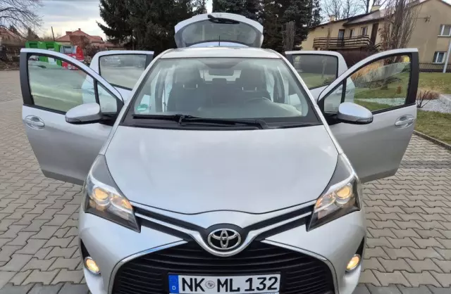 TOYOTA Yaris 