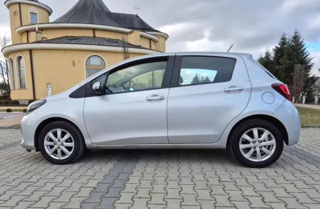 TOYOTA Yaris 
