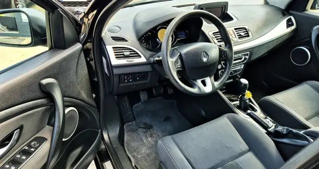 RENAULT Megane 1.6 16V Color Edition