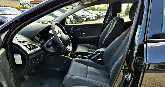RENAULT Megane 1.6 16V Color Edition