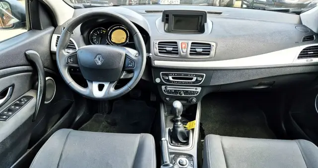 RENAULT Megane 1.6 16V Color Edition