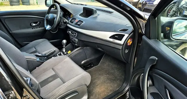 RENAULT Megane 1.6 16V Color Edition