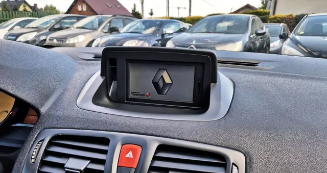 RENAULT Megane 1.6 16V Color Edition