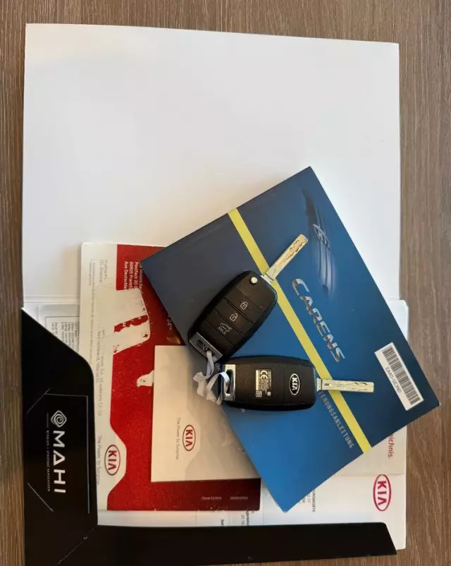 KIA Carens 1.6 GDI Fifa World Cup Edition