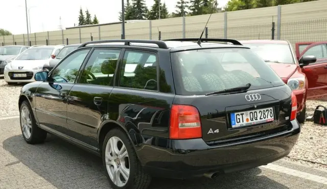 AUDI A4 