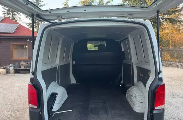 VOLKSWAGEN TRANSPORTER 