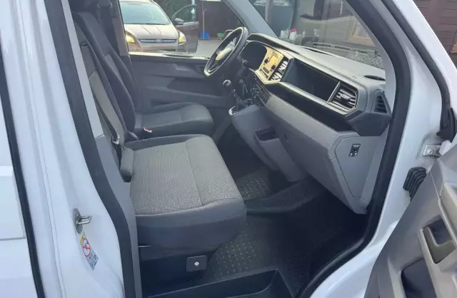 VOLKSWAGEN TRANSPORTER 