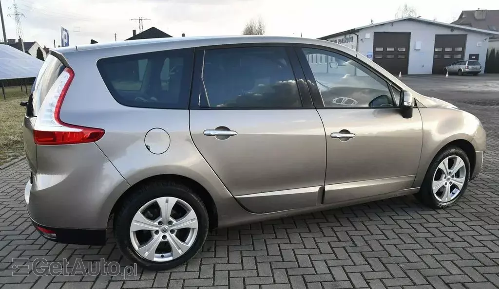 RENAULT Grand Scenic 