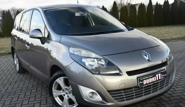 RENAULT Grand Scenic 