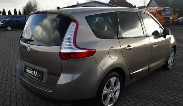 RENAULT Grand Scenic 