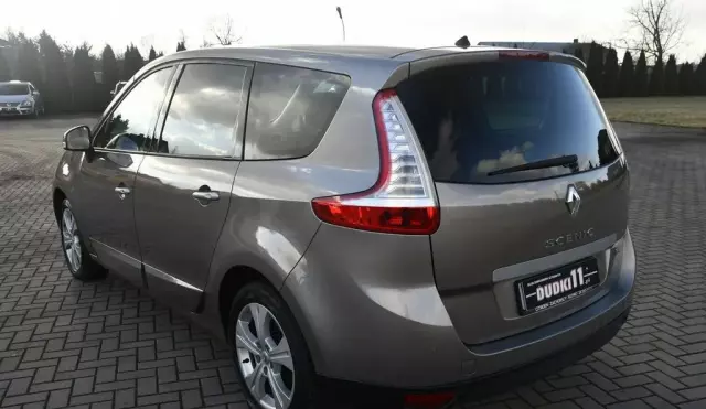 RENAULT Grand Scenic 