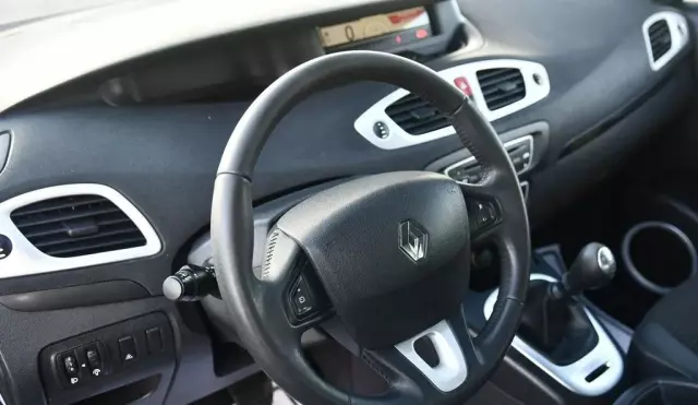 RENAULT Grand Scenic 