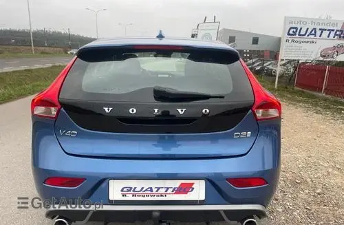 VOLVO V40 