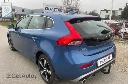 VOLVO V40 