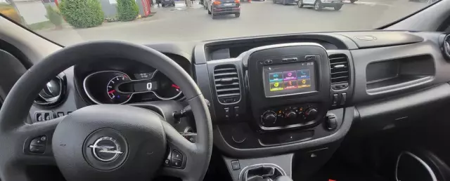 OPEL Vivaro 