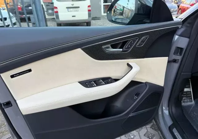 AUDI RS Q8 TFSI quattro tiptronic