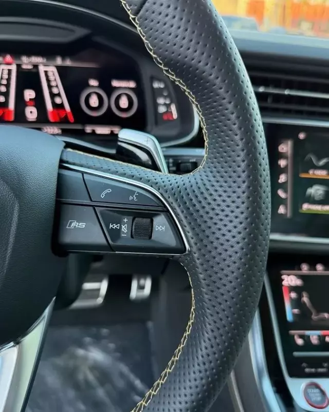 AUDI RS Q8 TFSI quattro tiptronic