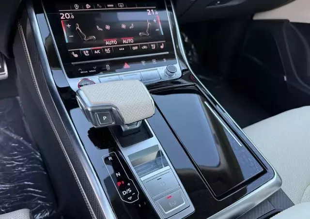 AUDI RS Q8 TFSI quattro tiptronic