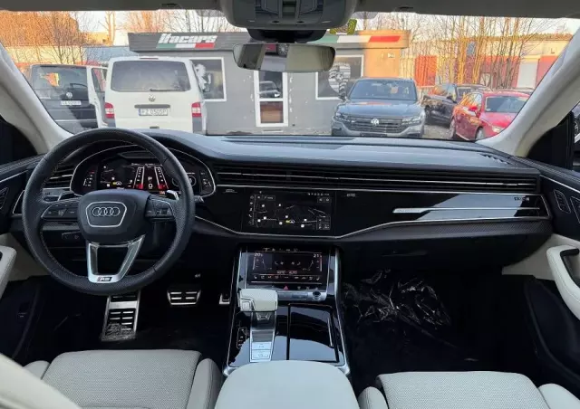 AUDI RS Q8 TFSI quattro tiptronic