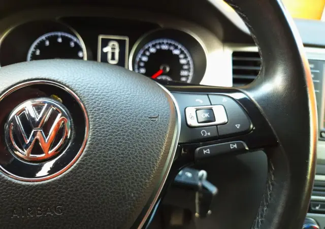 VOLKSWAGEN Golf Sportsvan 1.4 TSI (BlueMotion Technology) Comfortline