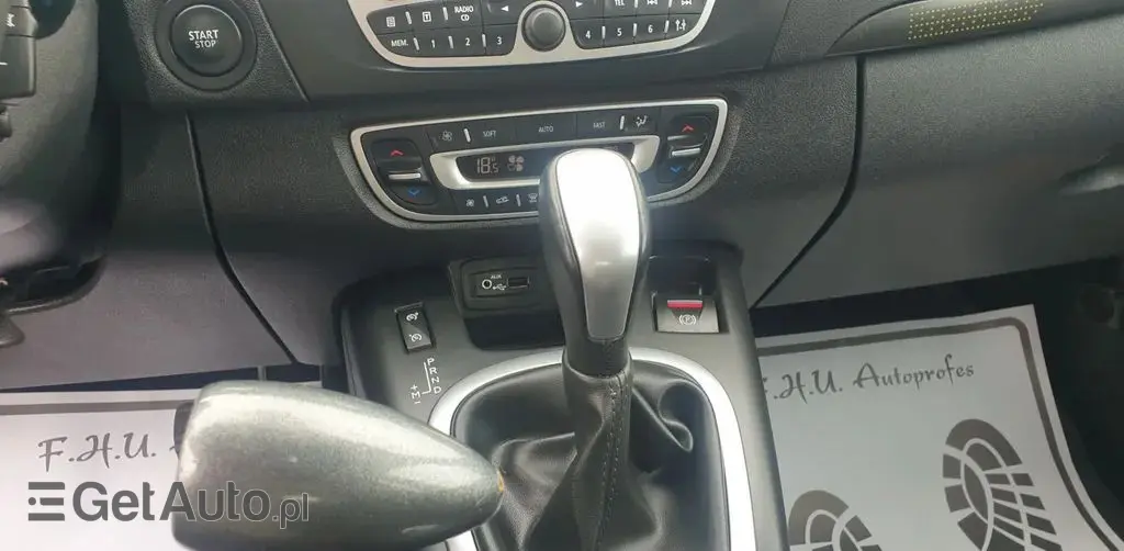 RENAULT Grand Scenic 