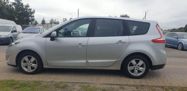 RENAULT Grand Scenic 