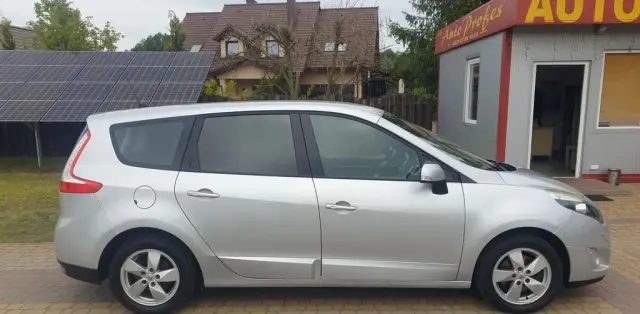RENAULT Grand Scenic 
