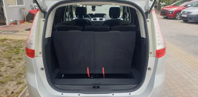 RENAULT Grand Scenic 