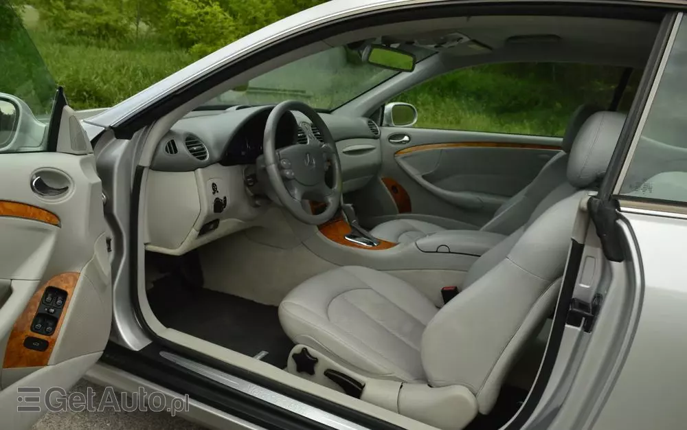 MERCEDES-BENZ CLK 320 Elegance