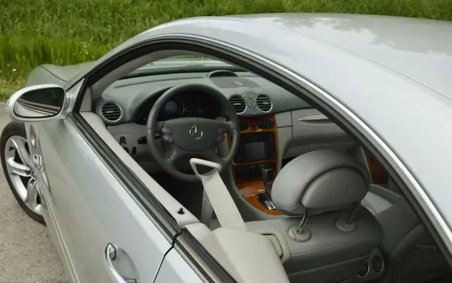 MERCEDES-BENZ CLK 320 Elegance